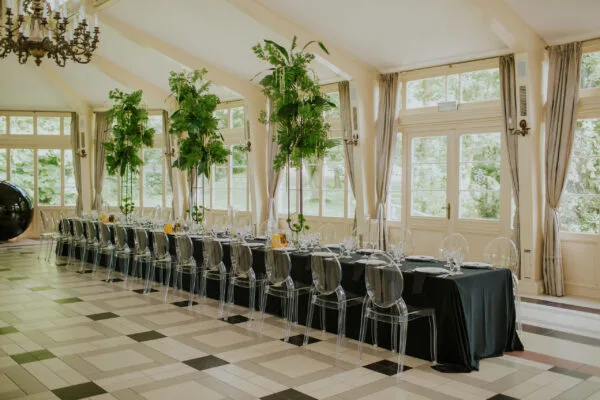 M_12 Obrus welurowy czarny <br/> 240 x 280 cm