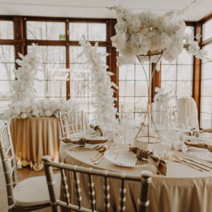 20 Obrus welurowy okrągły jasny beż <br/> śr. 330 cm