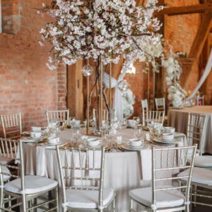 3c1ae7da-b8e1-4531-b5c6-75495afbd564 Obrus welurowy okrągły jasny beż <br/> śr. 330 cm