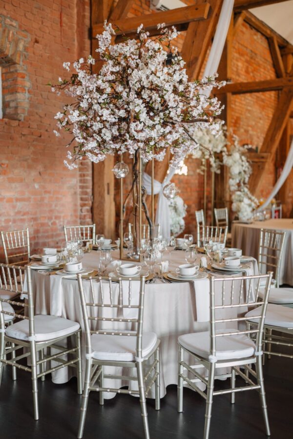 3c1ae7da-b8e1-4531-b5c6-75495afbd564 Obrus welurowy okrągły jasny beż <br/> śr. 330 cm