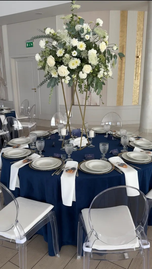 IMG_5082 Obrus welurowy okrągły granatowy <br/> śr. 330 cm