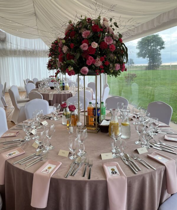 Obrus welurowy, okrągły w kolorze brudnego różu / dusty pink o średnicy 330 cm