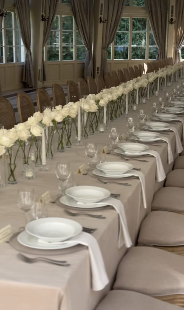 Screenshot Obrus welurowy jasny beż <br/> 240 x 300 cm