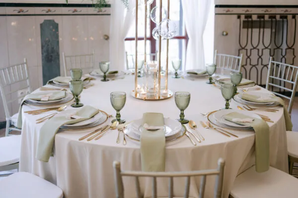 M21A5775 Obrus welurowy okrągły ivory / śmietanka <br/> śr. 330 cm