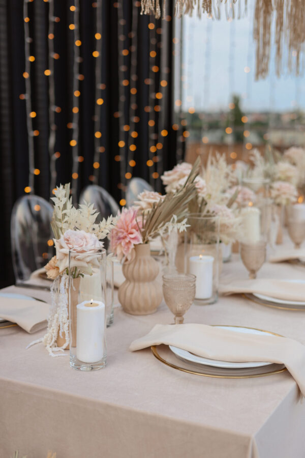 image00034 Obrus welurowy jasny beż <br/> 240 x 300 cm