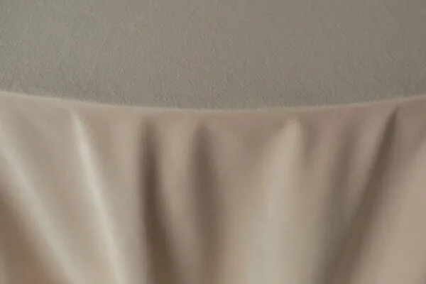 jasny beż 3 (1) Obrus welurowy okrągły jasny beż <br/> śr. 330 cm