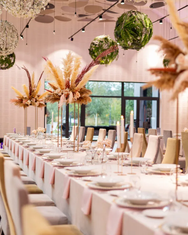 kompozycje-6 Obrus welurowy jasny beż <br/> 240 x 300 cm