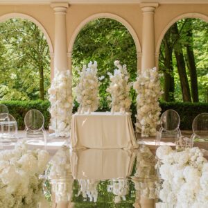 tlokinia_7.0637 Obrus welurowy jasny beż <br/> 240 x 300 cm