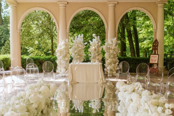 tlokinia_7.0637 Obrus welurowy jasny beż <br/> 240 x 300 cm