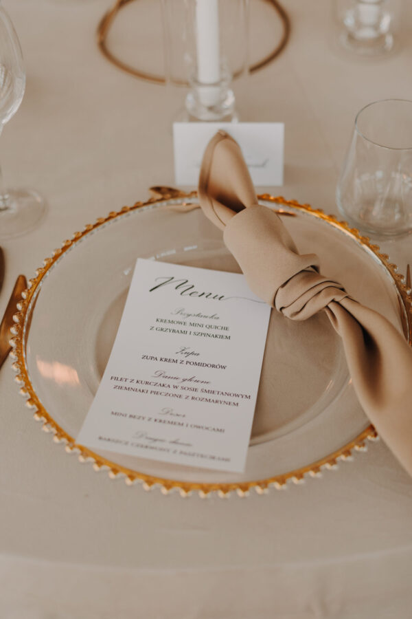 1 Szklany podtalerz ze złotymi kulkami