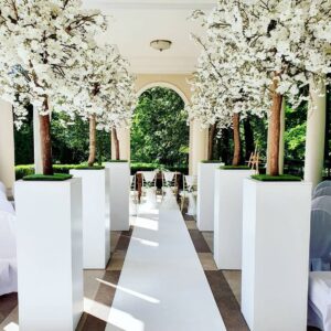 IMG_4239 Białe kwadratowe postumenty