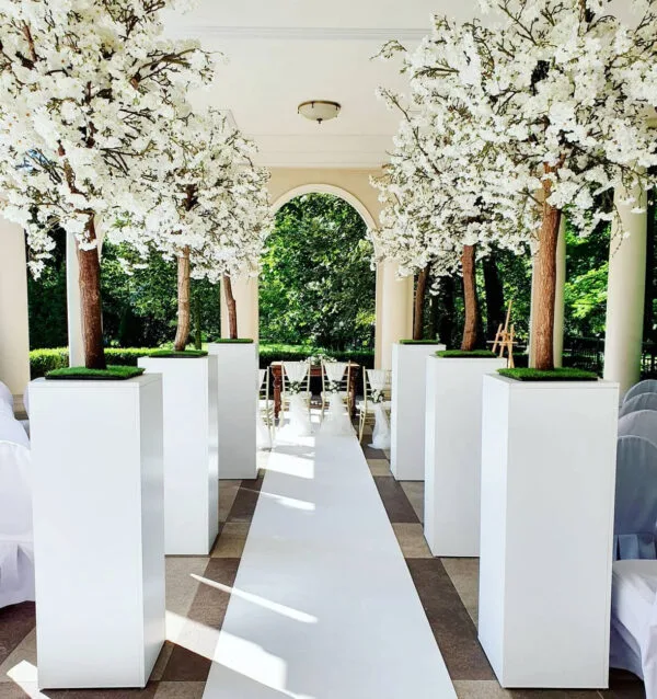 IMG_4239 Białe kwadratowe postumenty