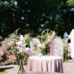 M21A5977 Obrus welurowy okrągły brudny róż / dusty pink <br/> śr. 330 cm