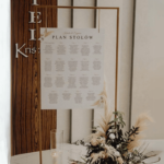 Złoty stojak na plan stołów lub tablicę powitalną 190 x 90 cm - obrazek 2