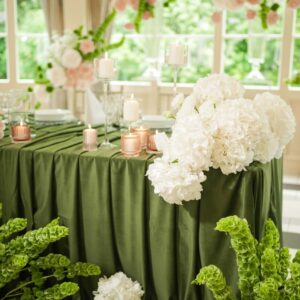 DSC01302 Obrus welurowy oliwka / leśna zieleń <br/> 240 x 280 cm