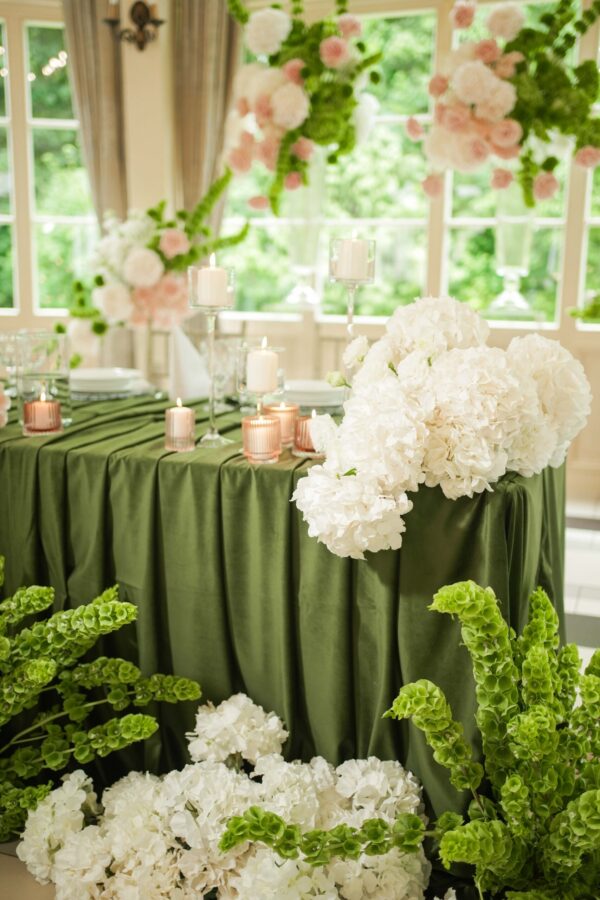 DSC01302 Obrus welurowy oliwka / leśna zieleń <br/> 240 x 280 cm