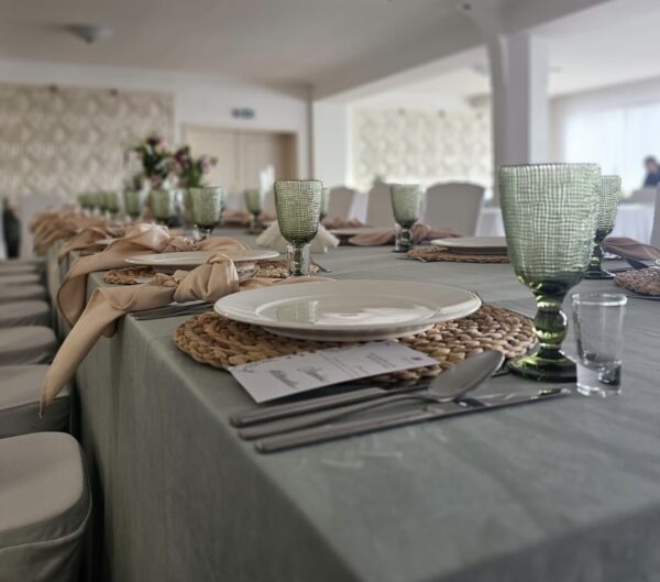 9d492767-dd33-41c5-abff-22cd01b2ac98 Kielich zielony z wypukłym wzorem