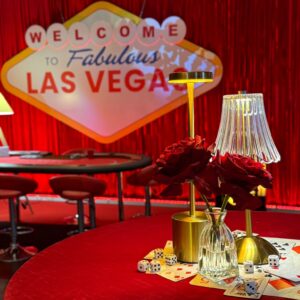 549cccff-6064-4af7-be30-2a14057b4a37 Złota lampka stołowa LED